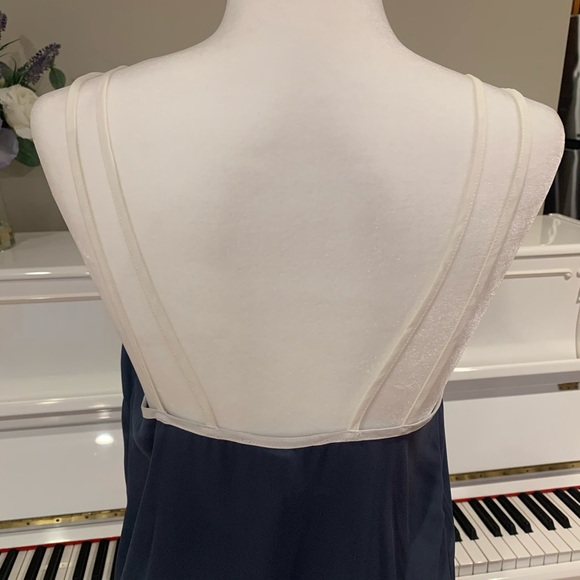 F21 blue & white chiffon-like cami - Picture 4 of 5